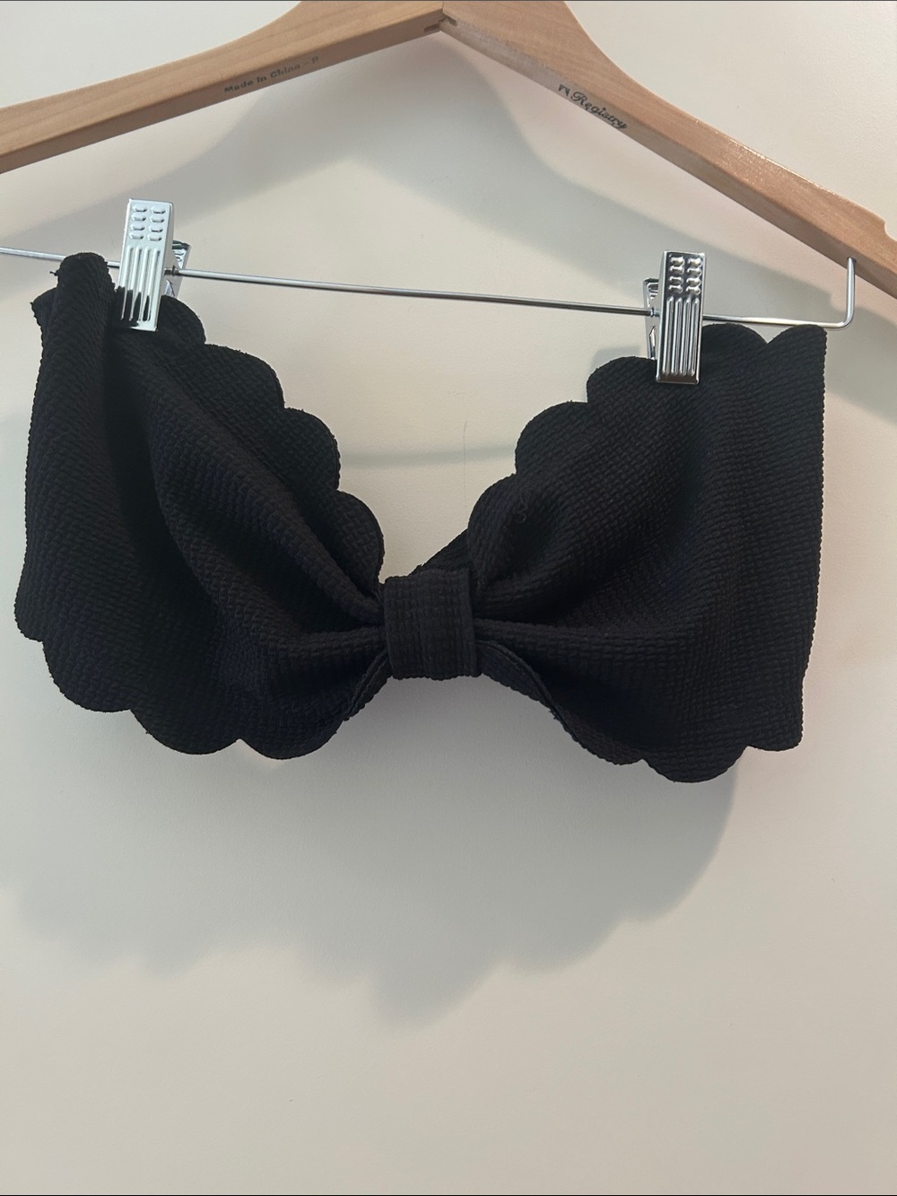 Old Navy 2016 Waffle Scalloped Bow Bandeau Ebony Top hook closure women’s size L